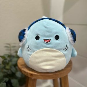 NWT squishmallows “Sharon” blue shark Christmas/holiday edition 7” squish